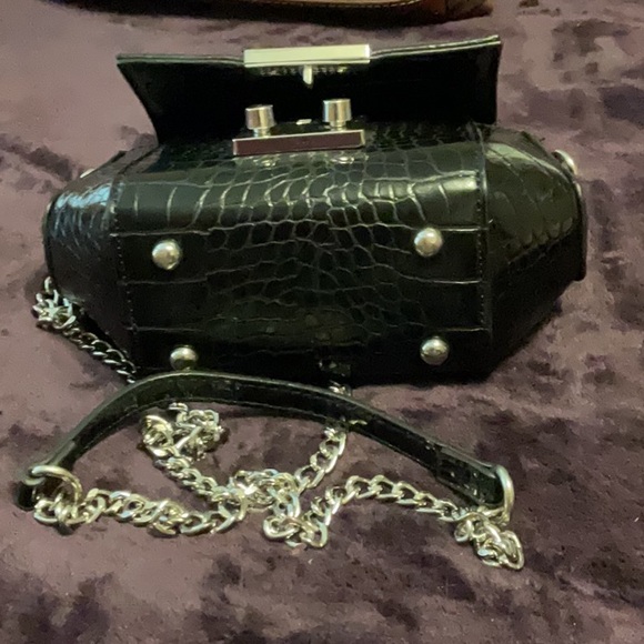 BCBG ENERATION - Picture 6 of 7